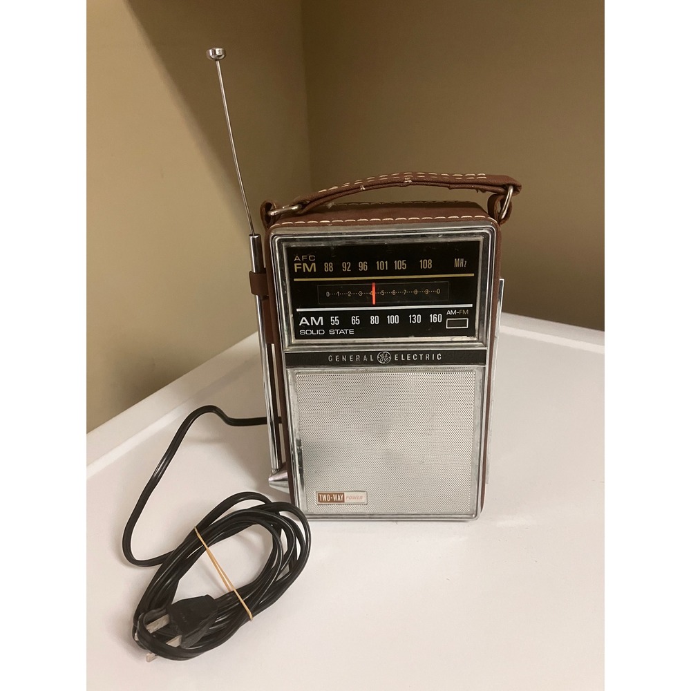 Vintage General Electric AM FM Portable Radio Solid State P2790 Brown Case MCM